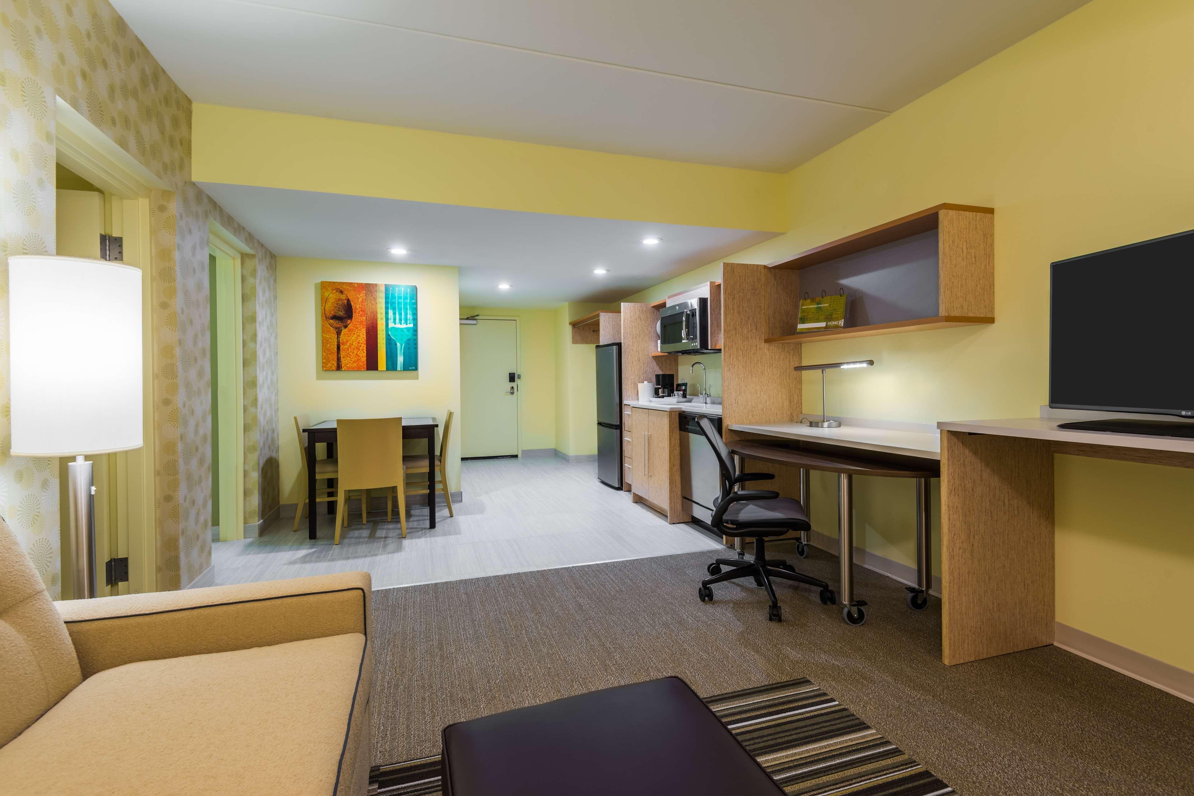 Home2 Suites By Hilton Buffalo Airport/ Galleria Mall Чийктоуага Екстериор снимка