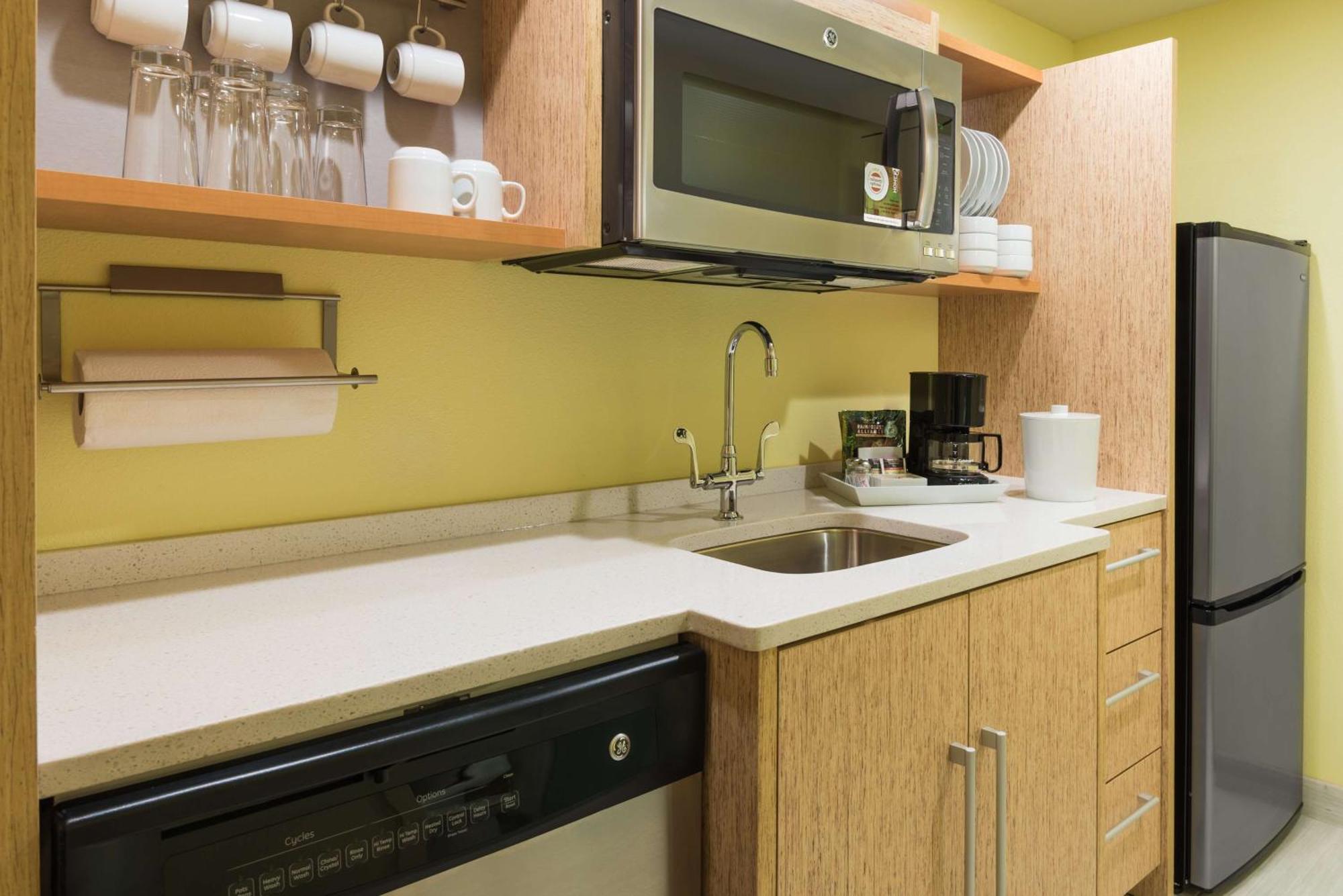 Home2 Suites By Hilton Buffalo Airport/ Galleria Mall Чийктоуага Екстериор снимка
