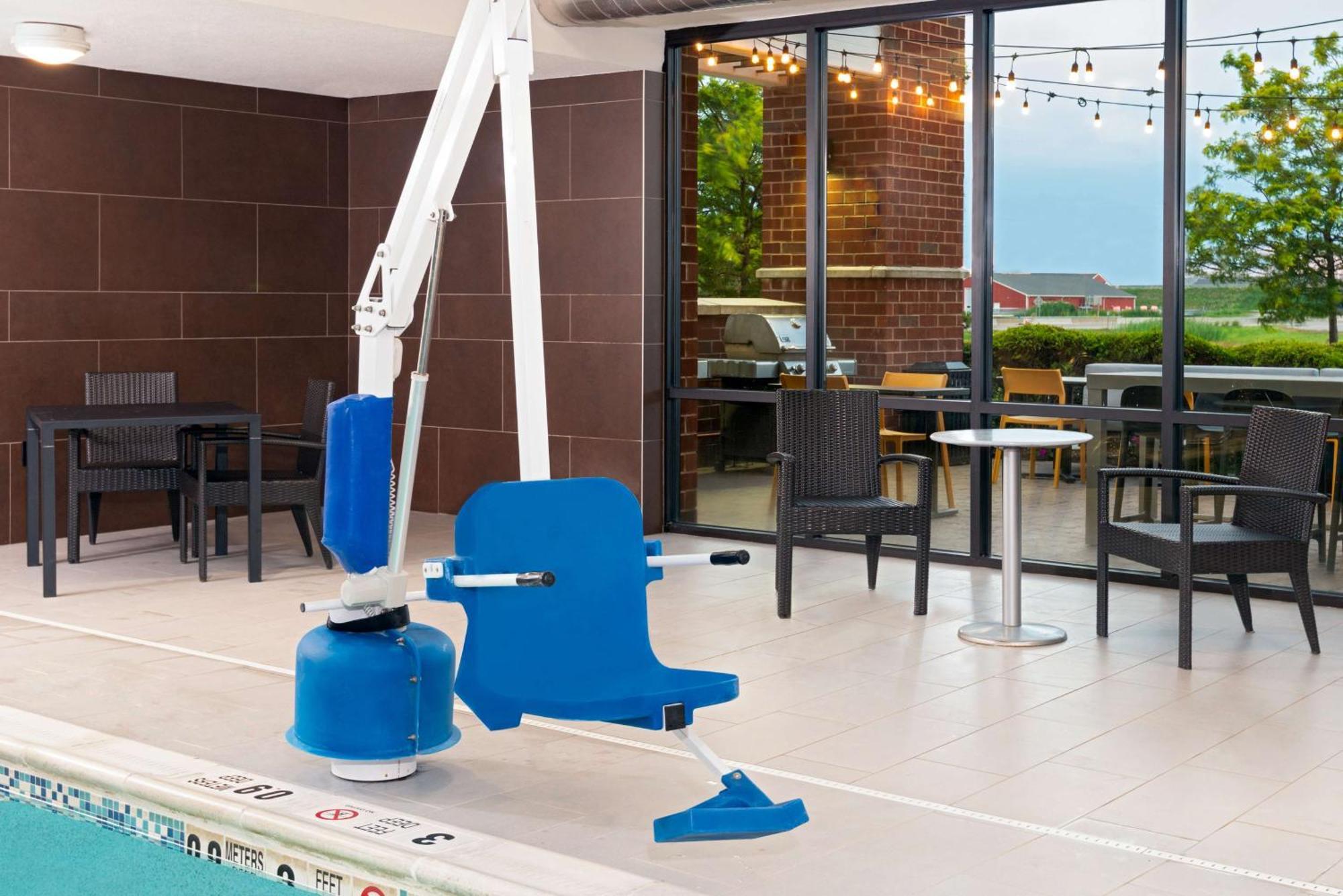 Home2 Suites By Hilton Buffalo Airport/ Galleria Mall Чийктоуага Екстериор снимка