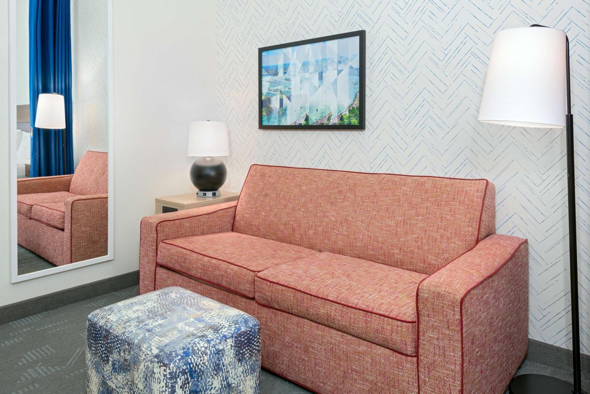 Home2 Suites By Hilton Buffalo Airport/ Galleria Mall Чийктоуага Екстериор снимка