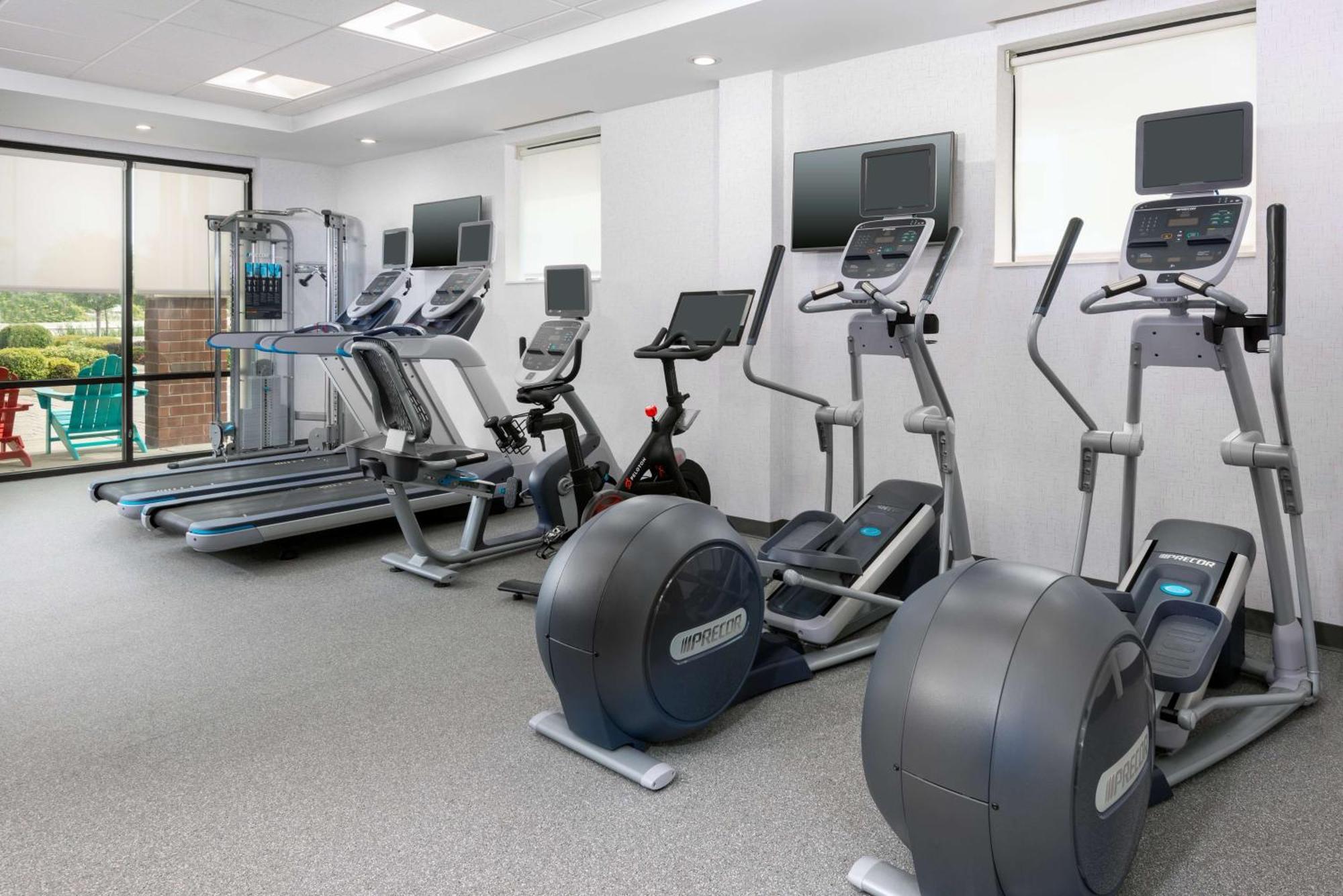 Home2 Suites By Hilton Buffalo Airport/ Galleria Mall Чийктоуага Екстериор снимка