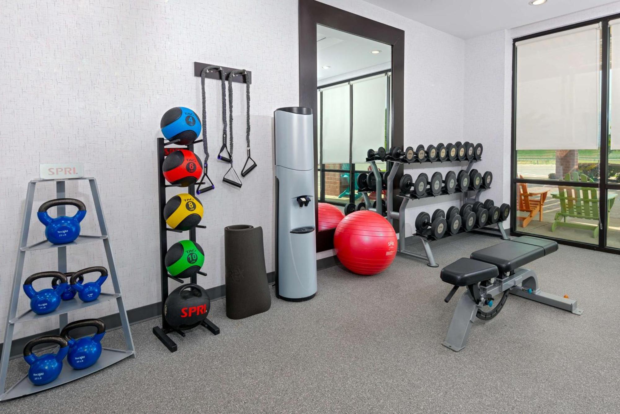 Home2 Suites By Hilton Buffalo Airport/ Galleria Mall Чийктоуага Екстериор снимка
