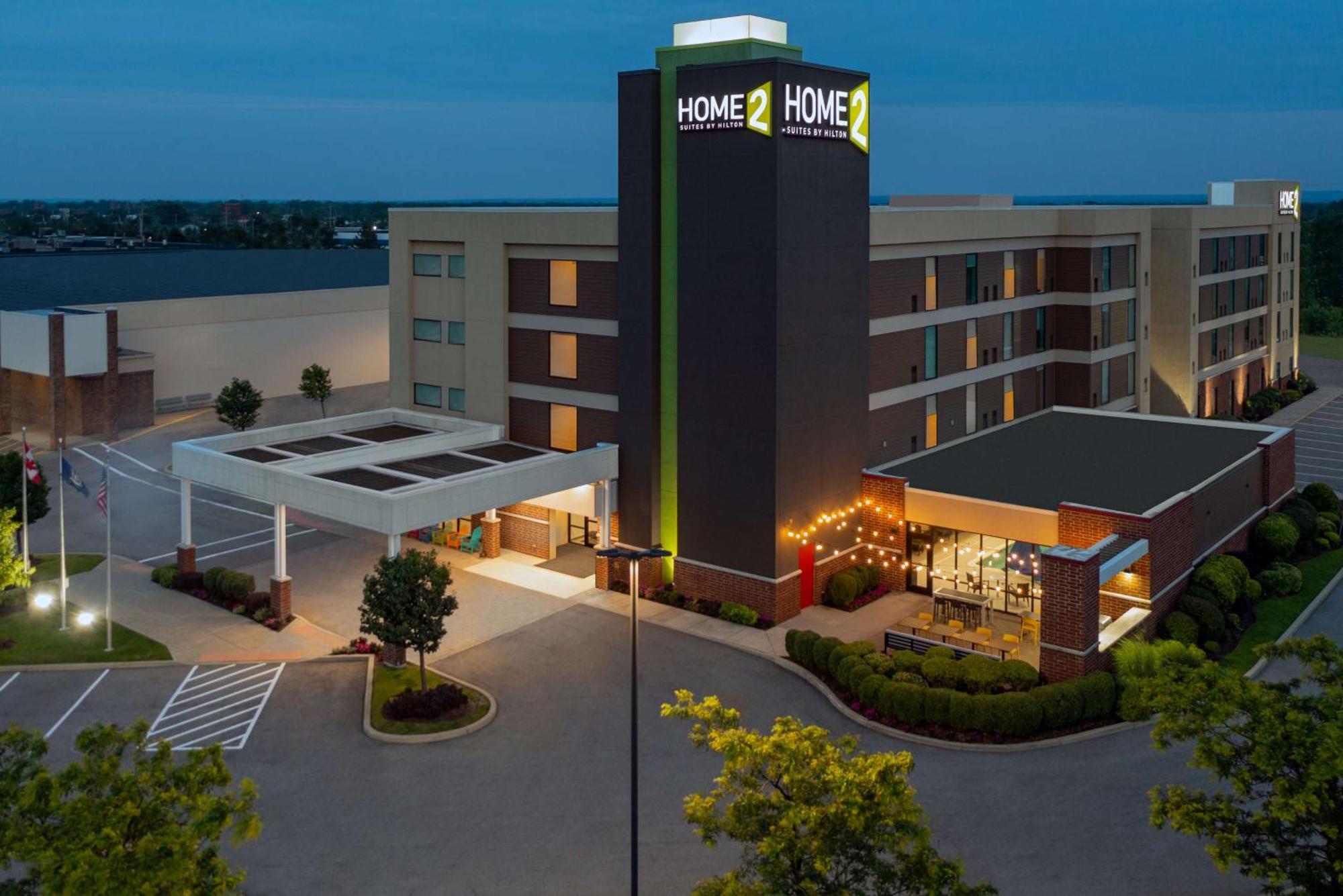 Home2 Suites By Hilton Buffalo Airport/ Galleria Mall Чийктоуага Екстериор снимка